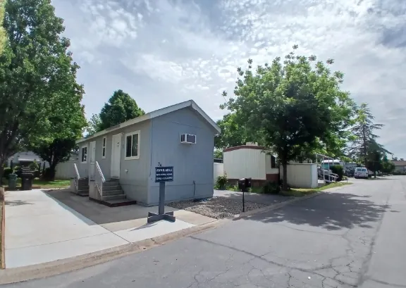 Mark J Mobile Home & RV Park - park model - in Sacramento, CA