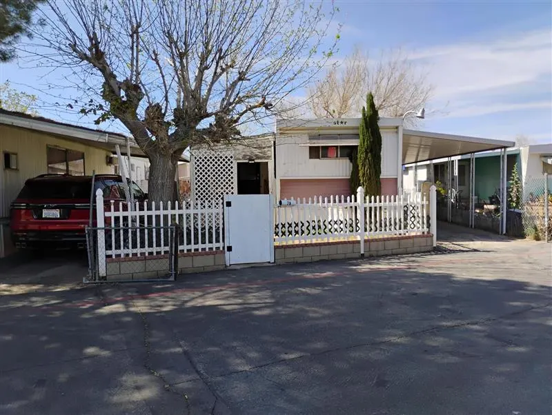 Hesperia Estates - single wide - in Hesperia, CA