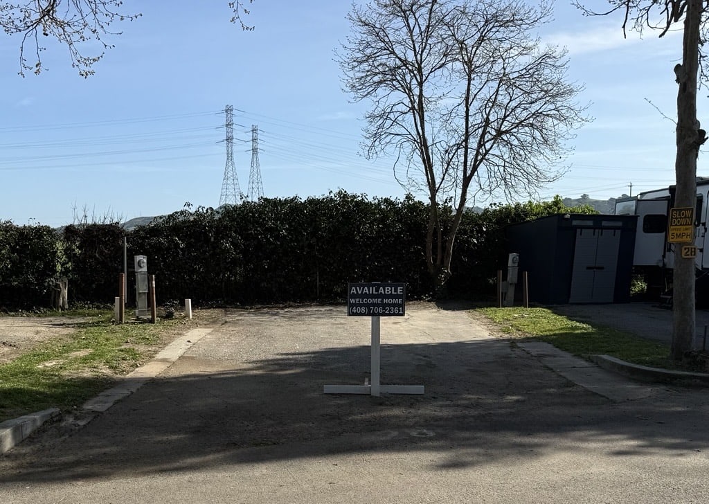 Parkway Lakes RV Park - single wide - in Morgan Hill, CA