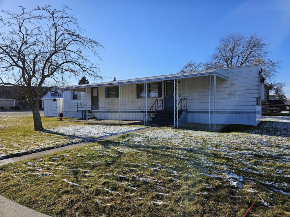 515 Paradise Blvd. Shangri La Village - single wide - in Cottrellville Twp., MI
