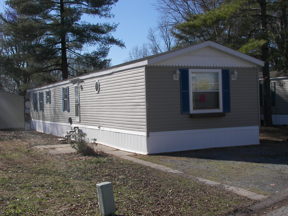 Kay-Lou, 2611 Ingersol - double wide - in Marion, IL
