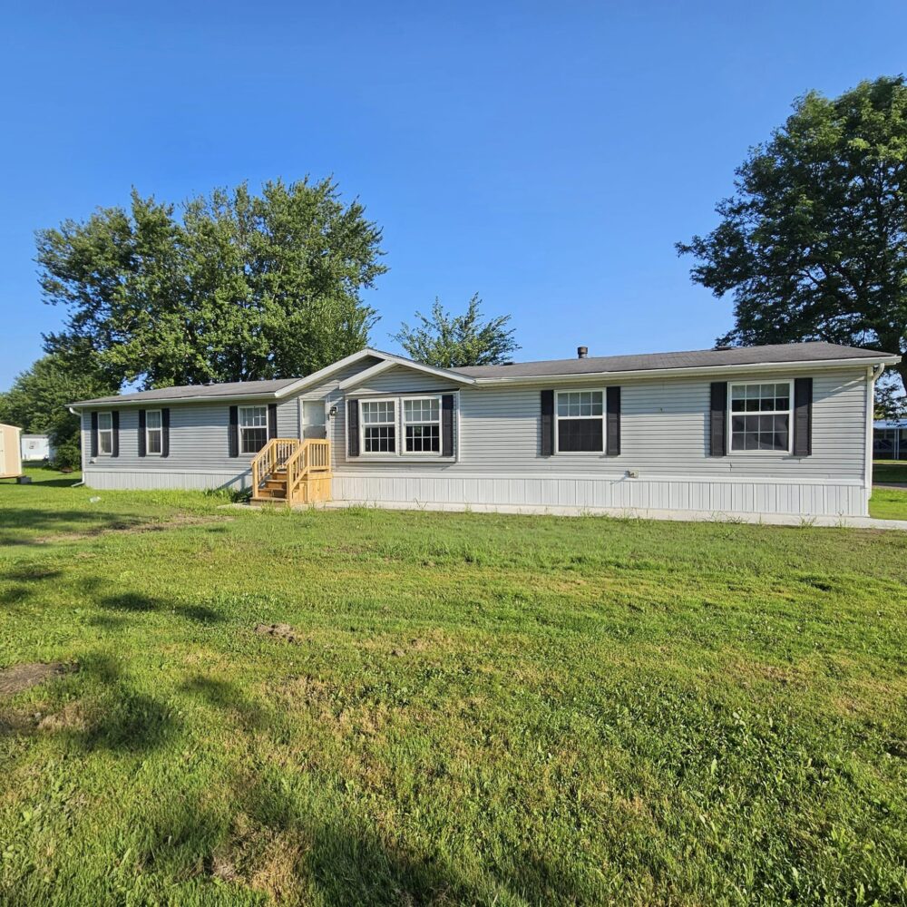 ***SOLD*** Shangri La Village MHC -723 Honey Locust St. - double wide - in Cottrellville Twp, MI