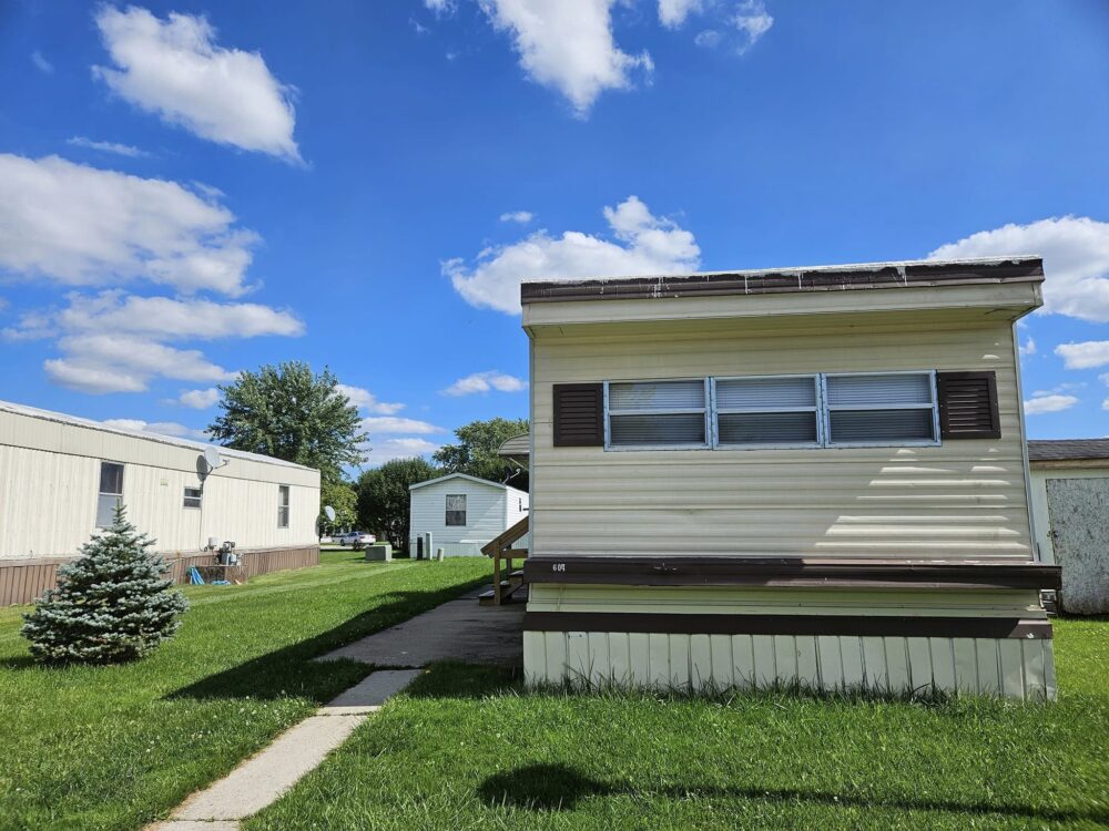 ***RENTED*** Shangri La Village 604 Pagoda St. - single wide - in Cottrellville, MI
