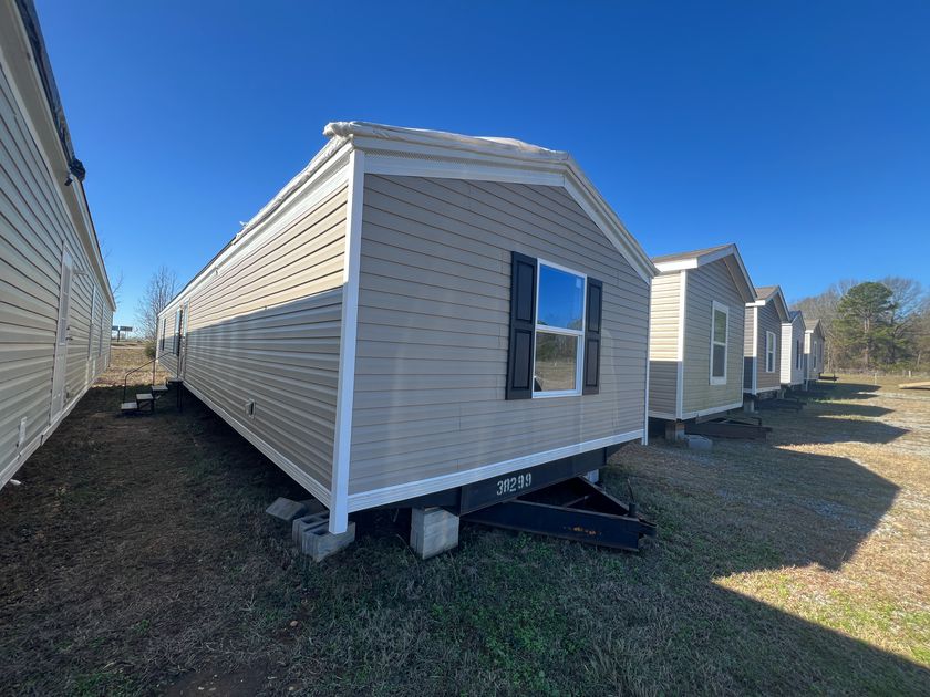 16071 Old Greensboro Road - double wide - in Moundville, AL