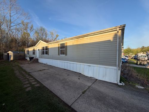 418 White Pine Blvd, New Albany, IN 47150 - triple wide - in New Albany, IN