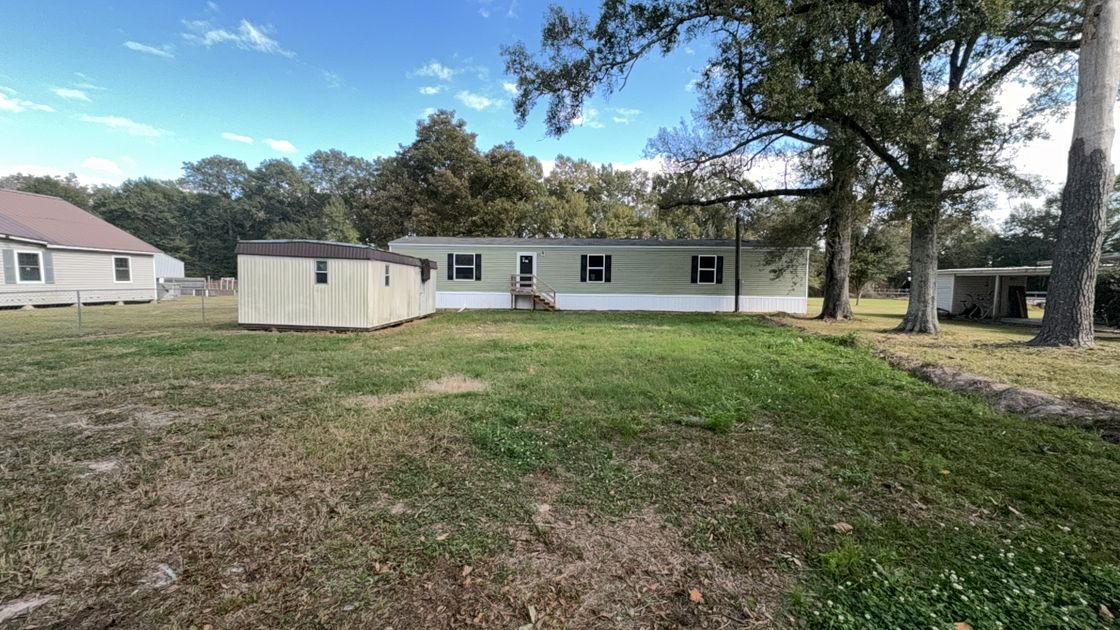 210 Lafleur Rd - double wide - in Elton, LA