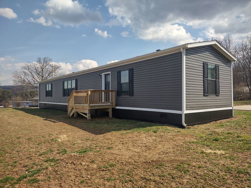 613 Rakestown Rd, Ivanhoe, VA 24350 - double wide - in Ivanhoe, VA