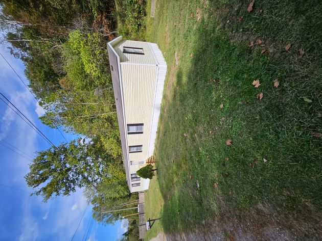 606 Cow Creek Rd - double wide - in Hurricane, WV