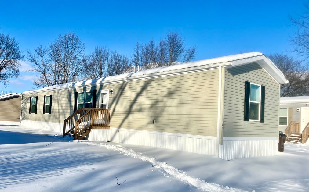 8565 Smith Calhoun Rd Lot 107 - double wide - in Plain City, OH