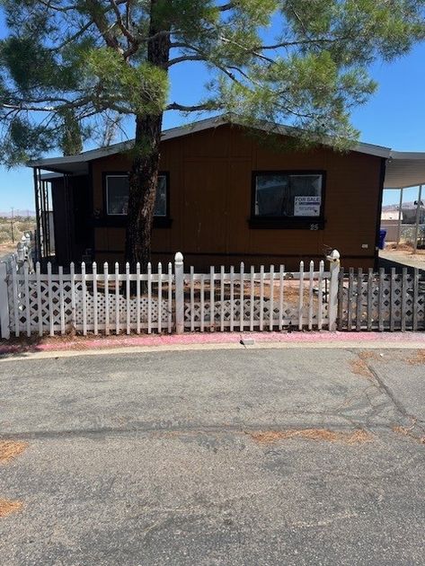 22838 Bear Valley Rd Spc 25 - single wide - in Apple Valley, CA