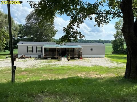 6673 E Blue Star Hwy - double wide - in Lagro, IN