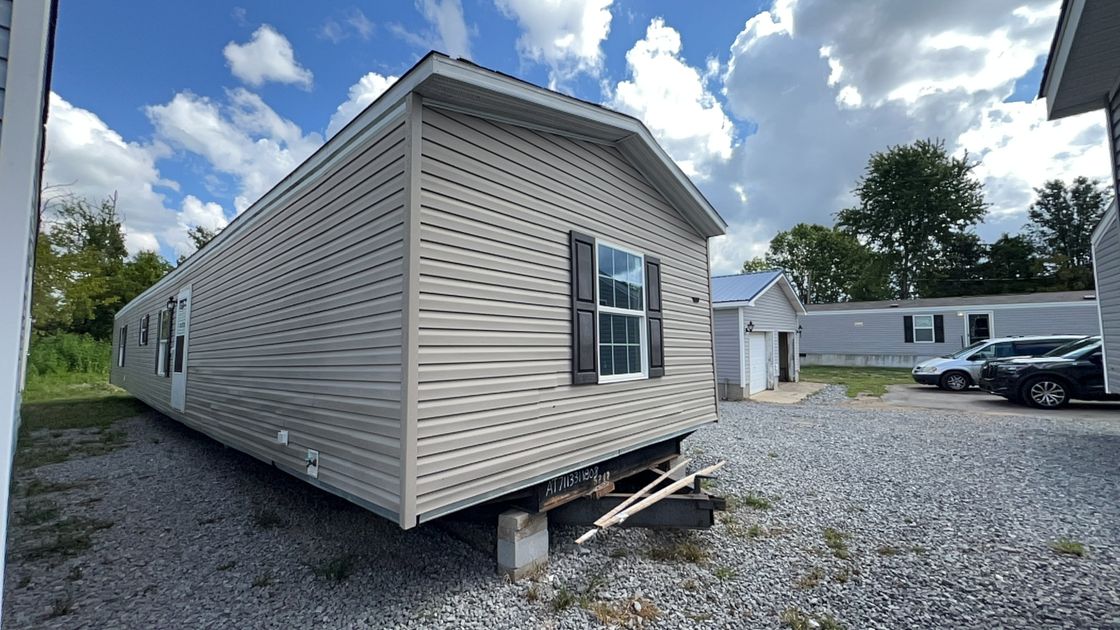 2707 Robinsonville Loop - double wide - in Richmond, KY