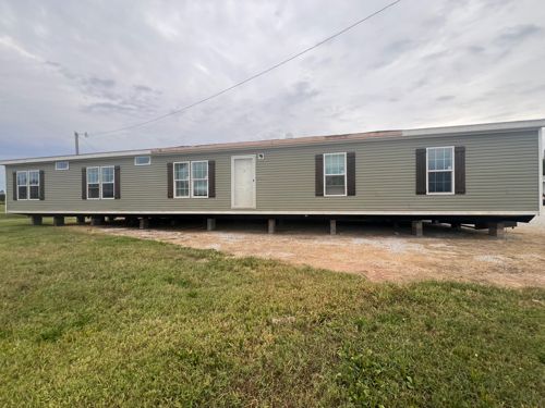 18101 Linden Dr - triple wide - in Neosho, MO