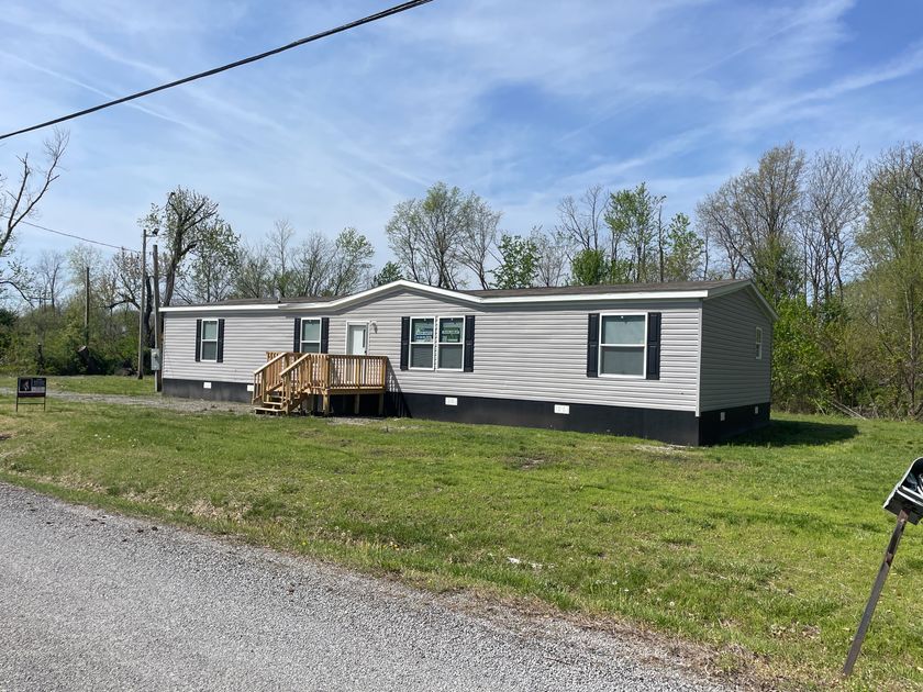 1507 N Oak Street, Du Quoin, IL - triple wide - in Du Quoin, IL
