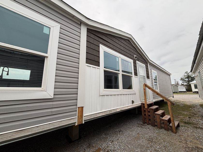 7628 U.S. 49, Hattiesburg, MS 39402 - double wide - in Hattiesburg, MS