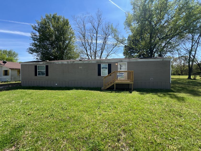 210 E Vine - single wide - in Bald Knob, AR