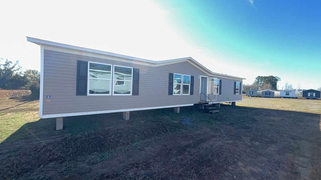 16071 Old Greensboro Road - double wide - in Moundville, AL