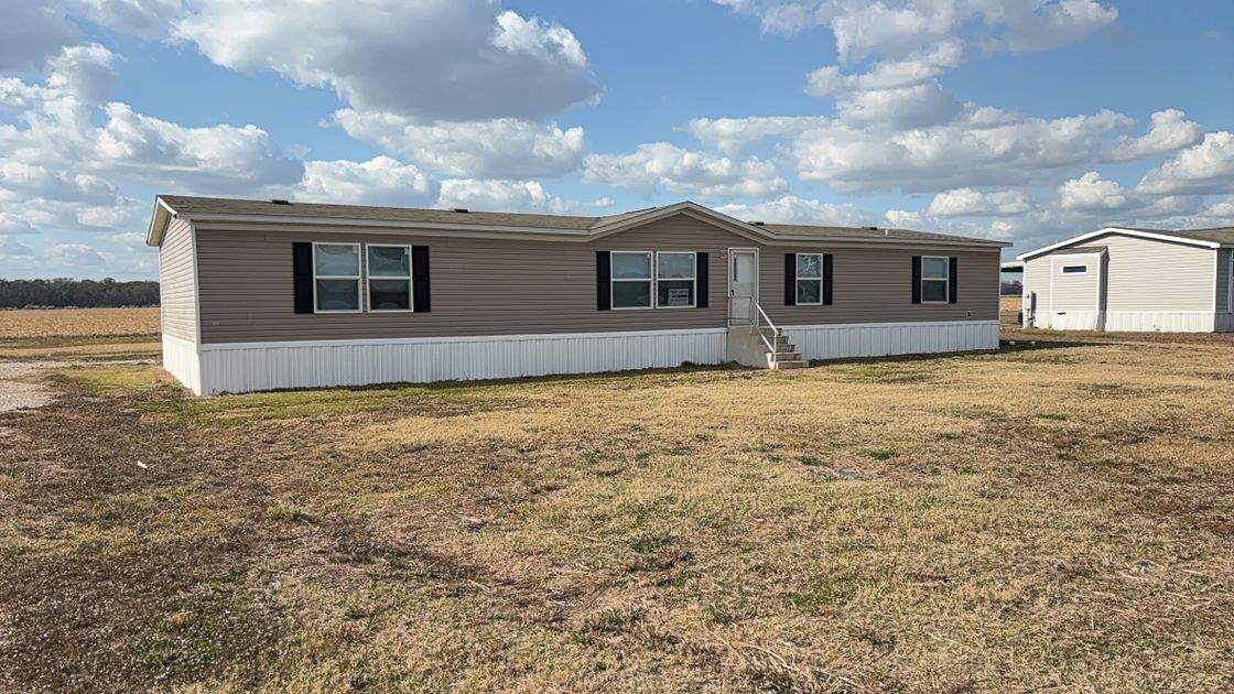 692 Tom Schexnayder - triple wide - in Opelousas, LA