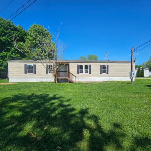 7 Riverside Gln - single wide - in Winfield, WV