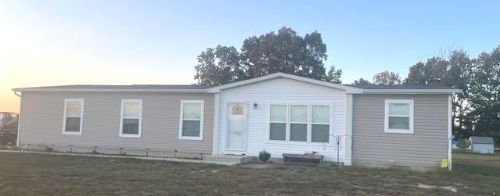 2582 Burnt Cabin Rd - double wide - in Seaman, OH