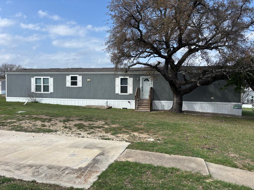 31 Cedar Grove Dr - double wide - in Copperas Cove, TX
