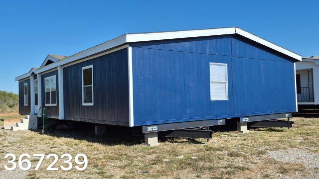 2009 Palm Harbor Double Wide - double wide - in Lytle, TX - photo 2 of 9