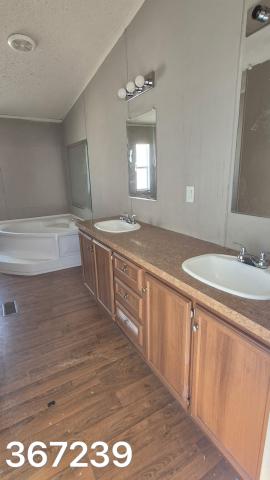 2009 Palm Harbor Double Wide - double wide - in Lytle, TX - photo 8 of 9