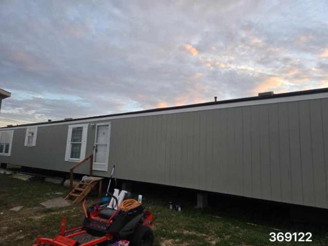 2016 Oak Creek Single Wide - single wide - in Victoria, TX - photo 2 of 11