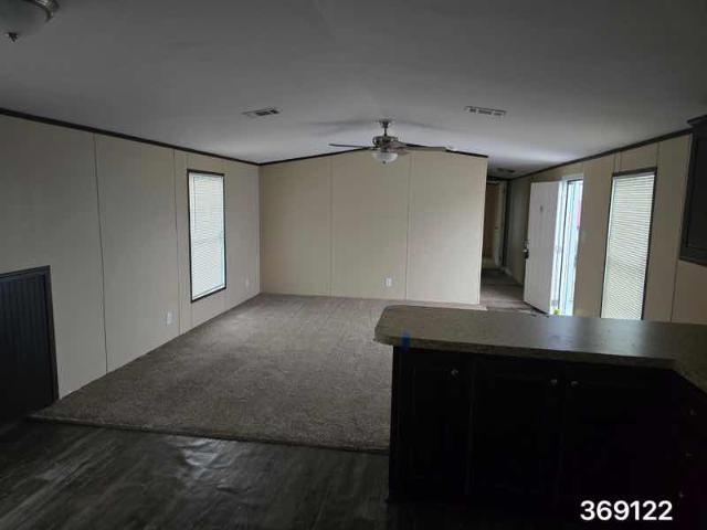 2016 Oak Creek Single Wide - single wide - in Victoria, TX - photo 7 of 11