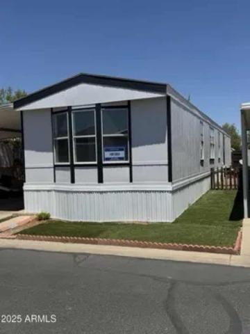 1997 Palm Harbor Single Wide - single wide - in Glendale, AZ - photo 2 of 15