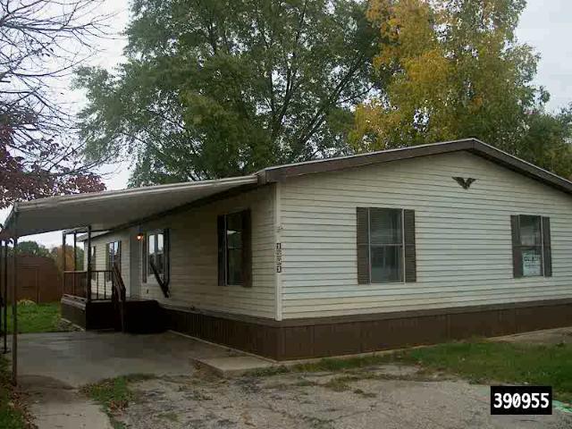 1982 Fairmont Double Wide - double wide - in Sparta, MI - photo 2 of 15