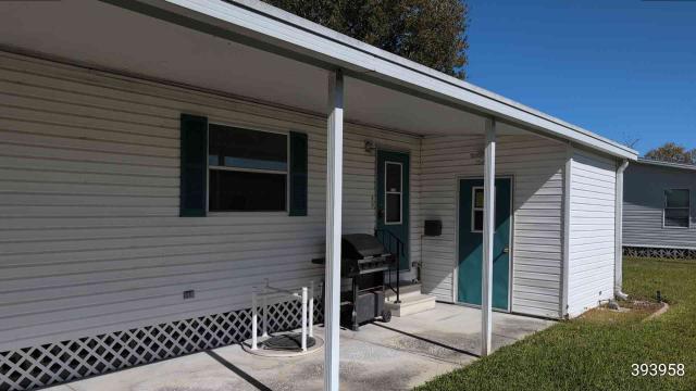 1997 Homes Of Merit Double Wide - double wide - in Kissimmee, FL - photo 2 of 4