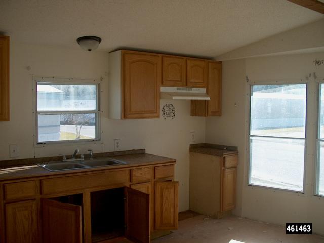 1984 Sand Single Wide - single wide - in Lumberton, NC - photo 5 of 15