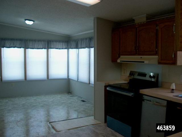 1990 Patriot Double Wide - double wide - in Temperance, MI - photo 10 of 15