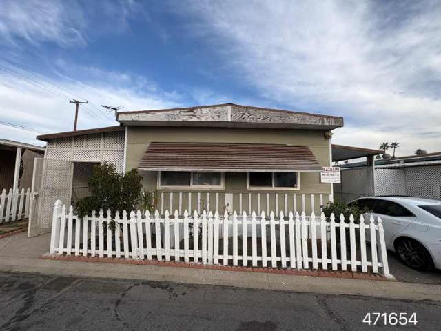 1964 Broadmore Single Wide - single wide - in Colton, CA