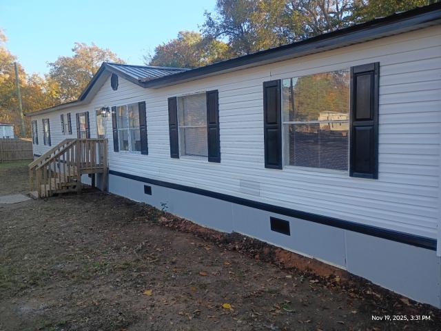 1999 Redman Double Wide - double wide - in Orangeburg, SC - photo 3 of 15