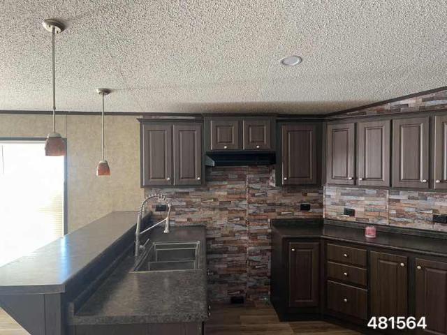 2020 Legacy Single Wide - single wide - in Elmendorf, TX - photo 12 of 15