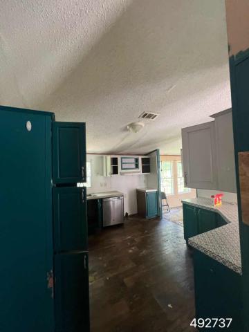 2001 Champion Double Wide - double wide - in Vidor, TX - photo 4 of 11