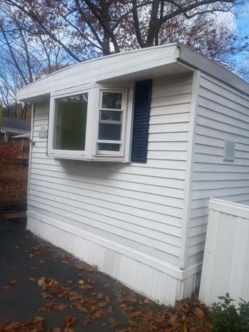 1972 Burlington Single Wide - single wide - in Killingworth, CT - photo 6 of 9