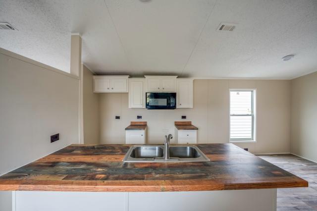 2019 Legacy Single Wide - single wide - in Splendora, TX - photo 5 of 15