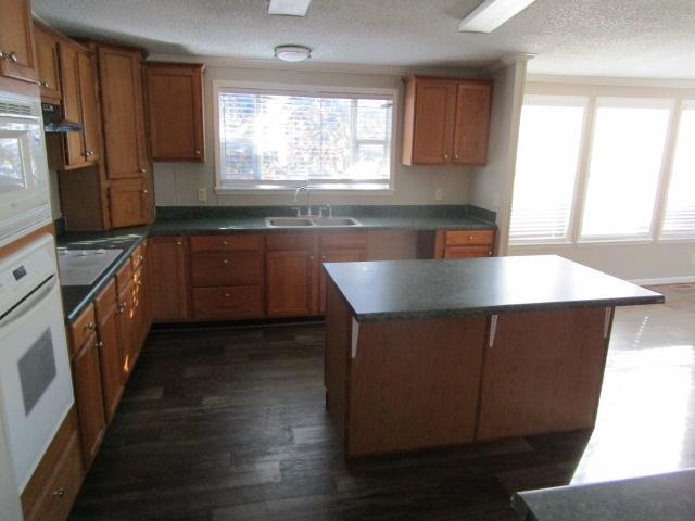 2003 Spirit Homes Double Wide - double wide - in Keller, TX - photo 4 of 12