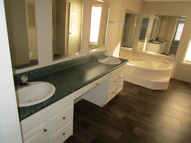 2003 Spirit Homes Double Wide - double wide - in Keller, TX - photo 9 of 12