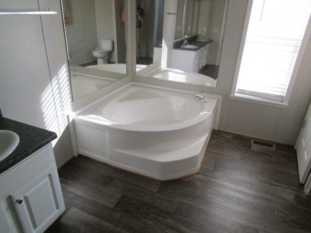 2003 Spirit Homes Double Wide - double wide - in Keller, TX - photo 10 of 12