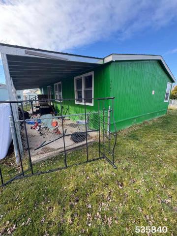 1999 Oakwood Double Wide - double wide - in Nampa, ID - photo 3 of 6