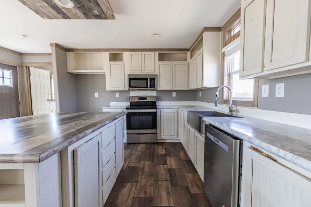 2021 Oak Creek Single Wide - single wide - in San Diego, TX - photo 11 of 15