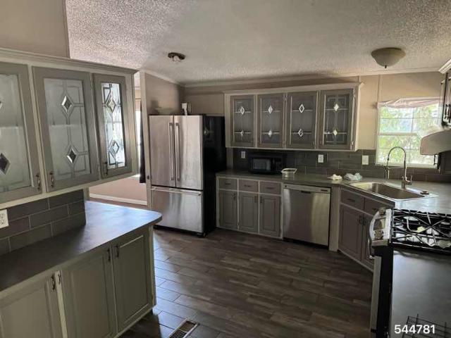 2000 Fleetwood Double Wide - double wide - in Austin, TX - photo 4 of 15