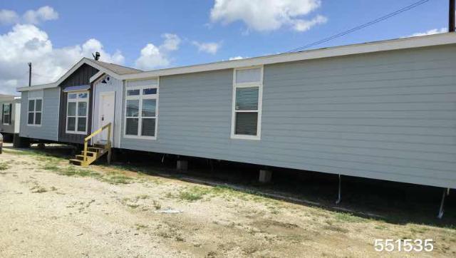 2022 Palm Harbor Double Wide - double wide - in Elmendorf, TX - photo 1 of 15