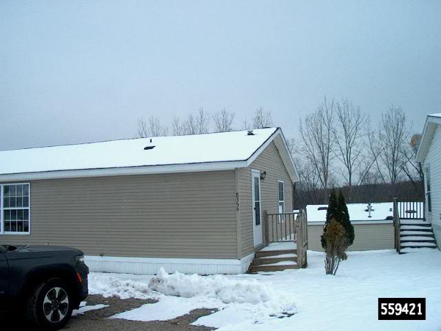 1998 Fall Creek Double Wide - double wide - in Fenton, MI - photo 2 of 15