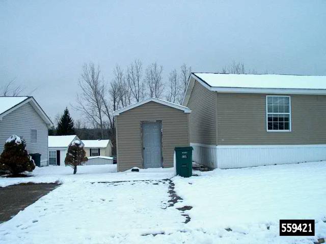 1998 Fall Creek Double Wide - double wide - in Fenton, MI - photo 3 of 15