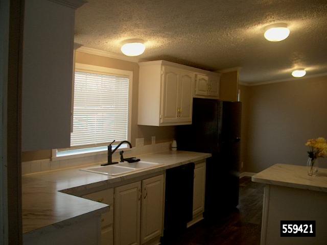 1998 Fall Creek Double Wide - double wide - in Fenton, MI - photo 8 of 15